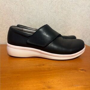 TRAQ Alegria by PG Lite Qin Womens Smart Walking Shoes Garland EU 37 US 7